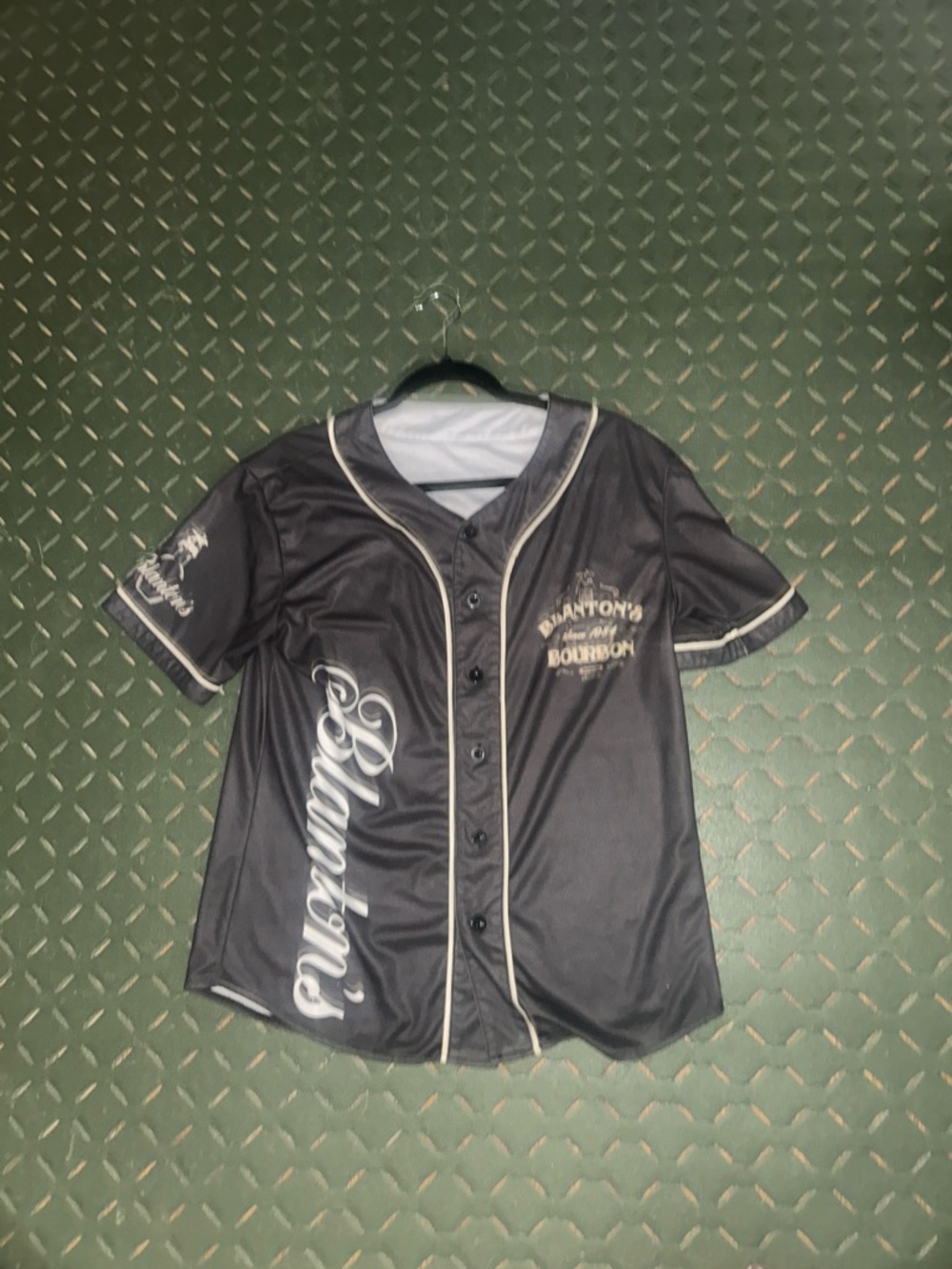RARE Blanton’s bourbon Black Button-Down Jersey Top sz medium M